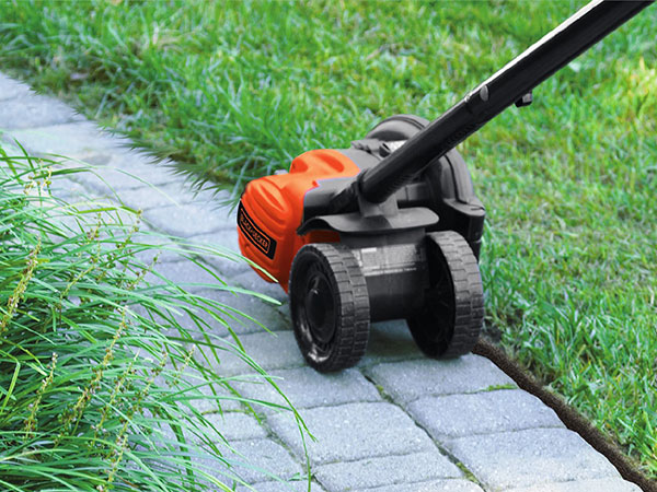 Parsons Pro Service Lawn Care Battle Creek Edging and Trimming Service.