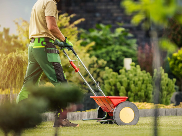 Parsons Pro Service Lawn Care Battle Creek Lawn Fertilization Service.